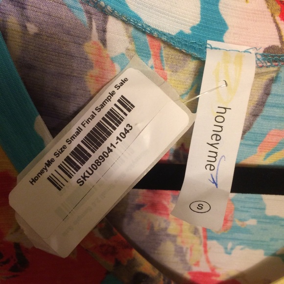 NWT! Honeyme Floral, Bell Sleeve, High-Low Hem Top - Picture 2 of 10